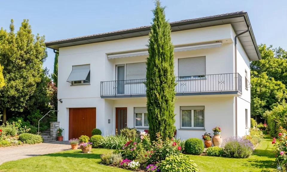 GRANDE CASA BIFAMILIARE 9 LOCALI CON AMPIO TERRENO A RANCATE