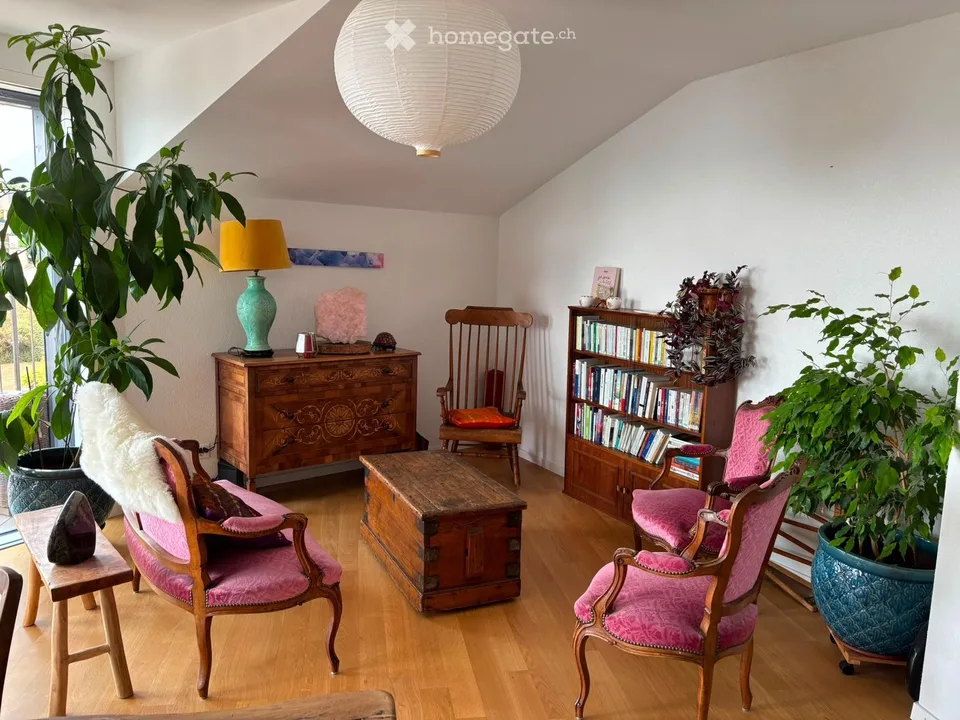 Schönes Attikapartment mit 3,5 Zimmern und Seeblick in Saint-Aubin