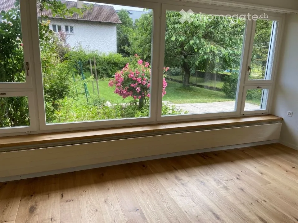Neuwertiges 5.5Zimmer-Einfamilienhaus Gartenblick nähe Aarau