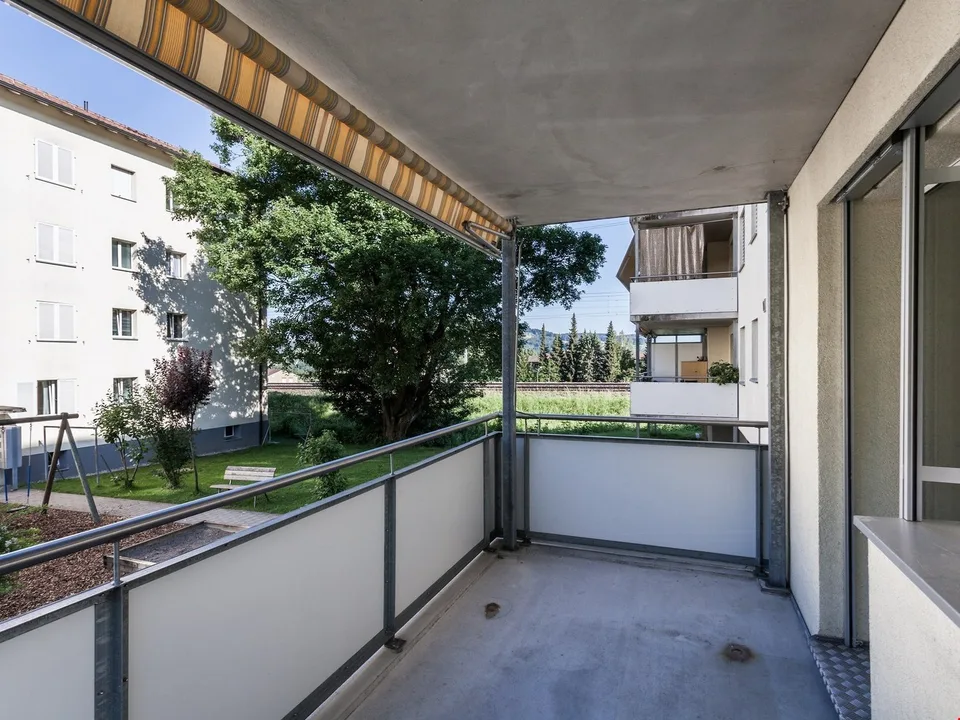 Appartement de 4 pièces lumineux et bien entretenu avec balcon à St. Gallen
