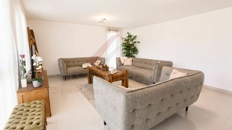 Familienparadies in Studen - 4.5 Zimmer Wohnung mit 2 Balkonen und über 158 m² Wohnfläche