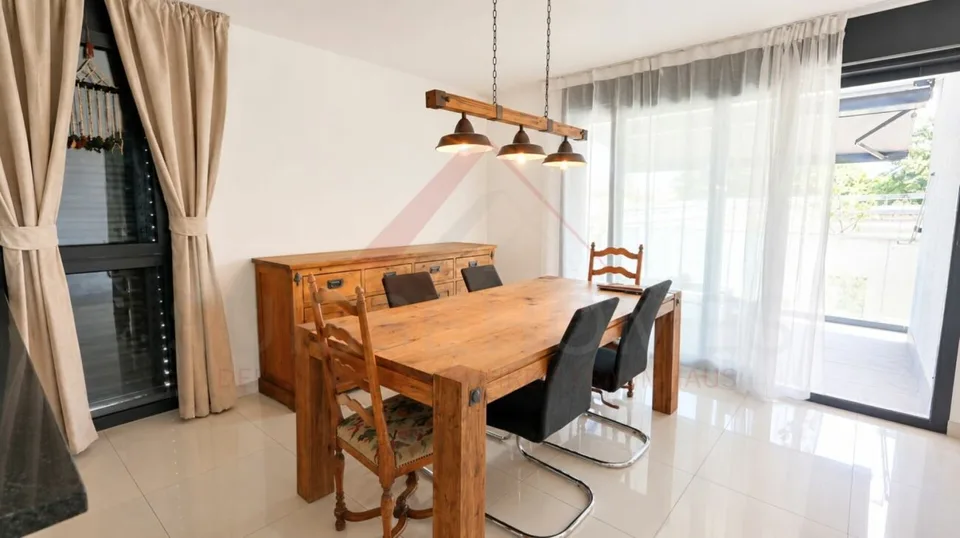 Familienparadies in Studen - 4.5 Zimmer Wohnung mit 2 Balkonen und über 158 m² Wohnfläche