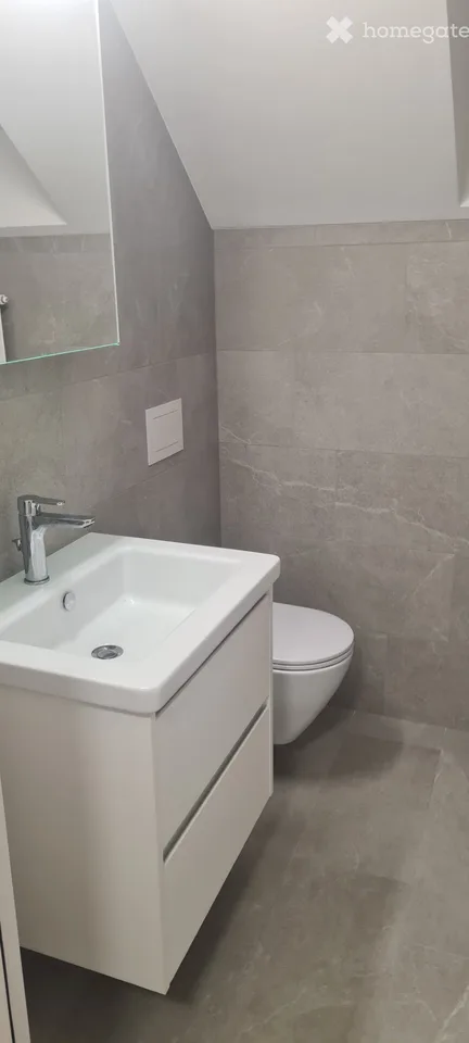 Appartamento moderno 2.5 locali con balcone a Wädenswil – disponibile immediatamente!