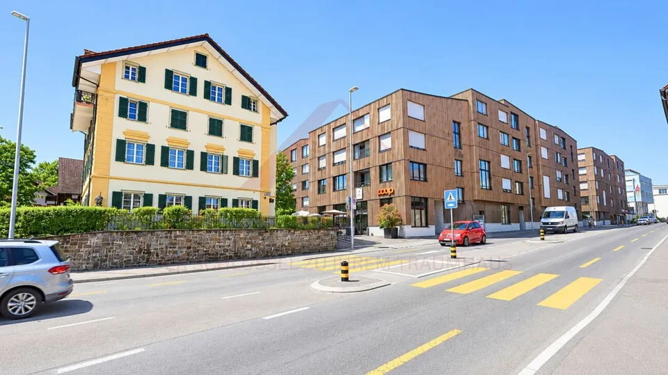 Exklusive 5.5 Zimmer Maisonette mit Designküche, Loggia und Minergie Standard