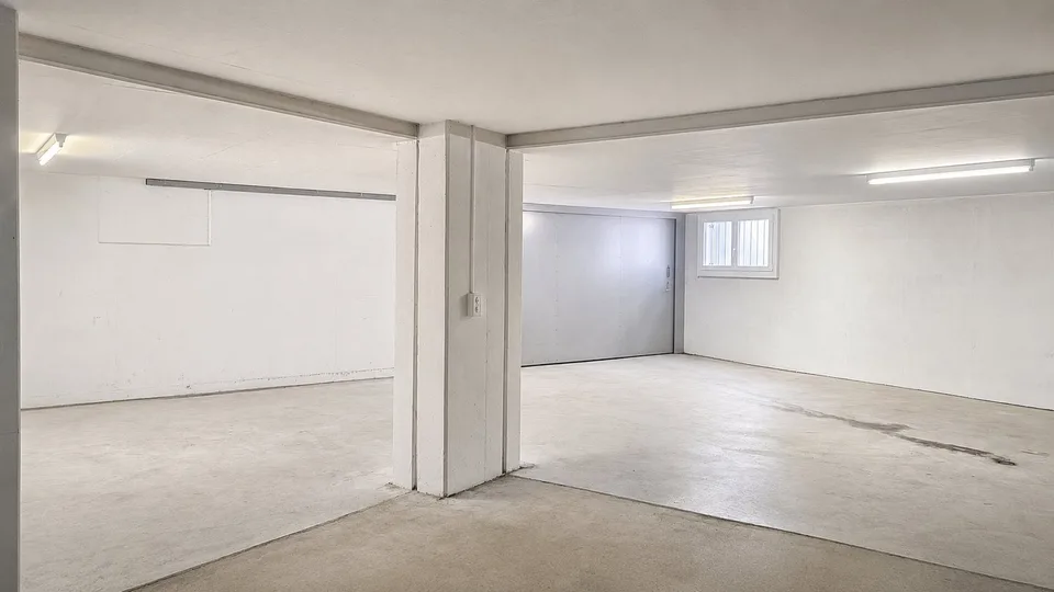 Grosszügige Lagerfläche / Keller / Garagenplätze