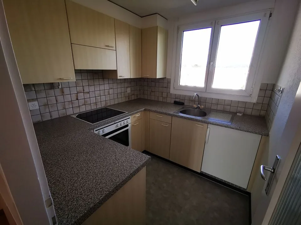 Appartamento 3 1/2 locali, 3° piano a destra