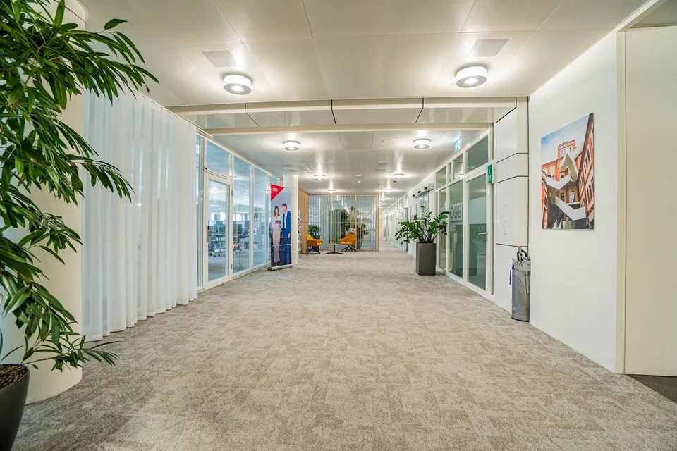 Helles Büro im White Plaza mit Aussenflächen in Basel mieten