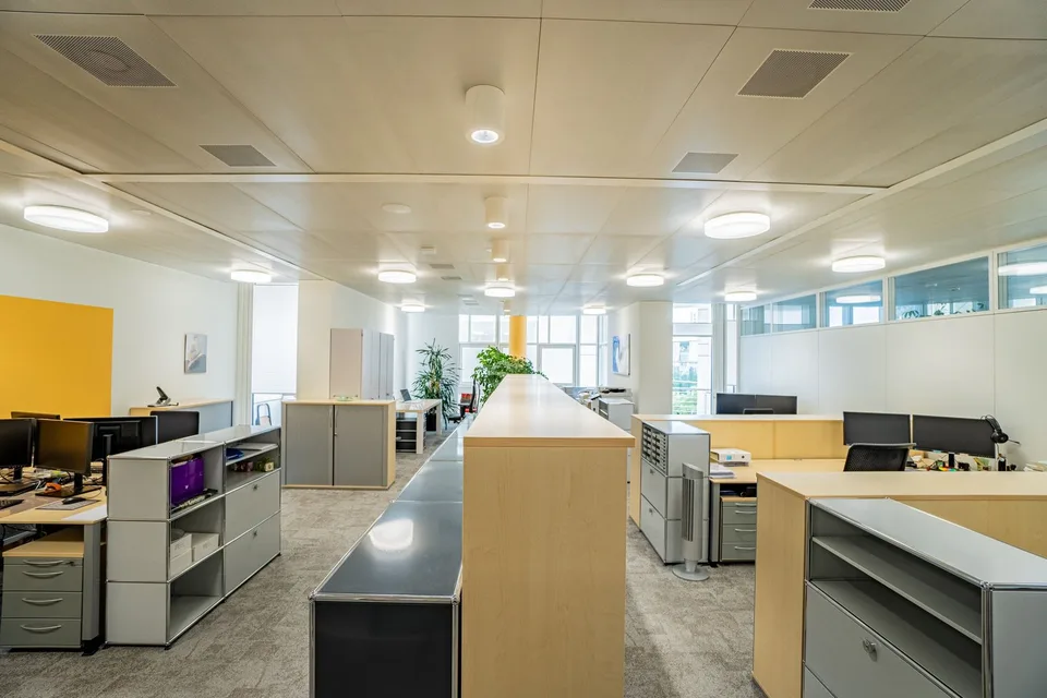 Helles Büro im White Plaza mit Aussenflächen in Basel mieten