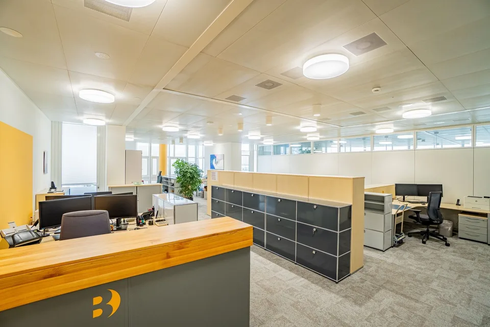 Helles Büro im White Plaza mit Aussenflächen in Basel mieten