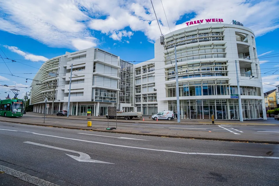 Helles Büro im White Plaza mit Aussenflächen in Basel mieten