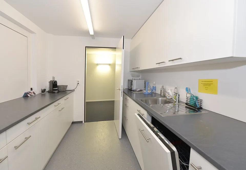 Office and commercial space with training room, Coworking – photo 8 of 8