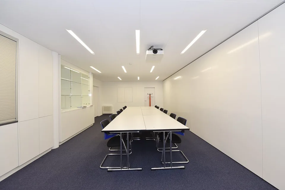 Bureaux et locaux commerciaux avec salle de formation, Coworking