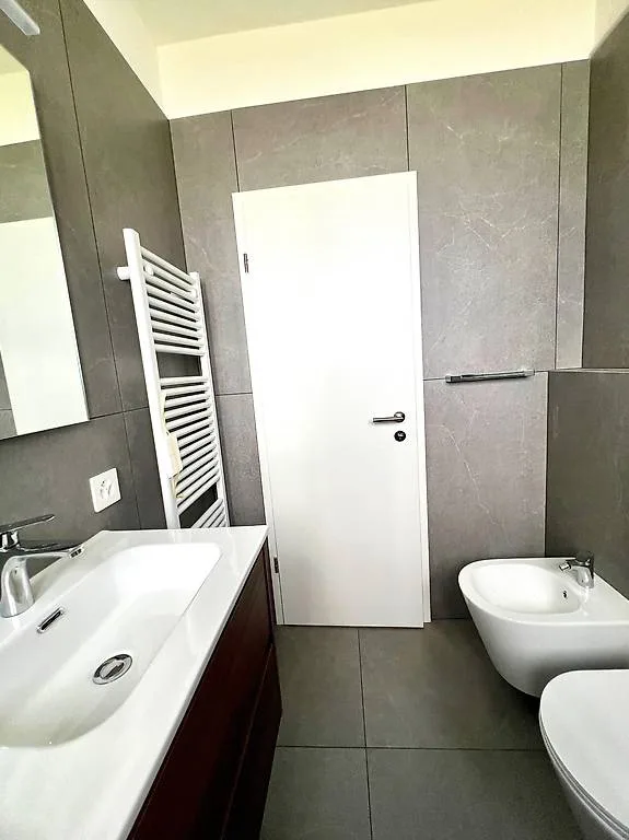 Completely renovated and furnished studio apartment