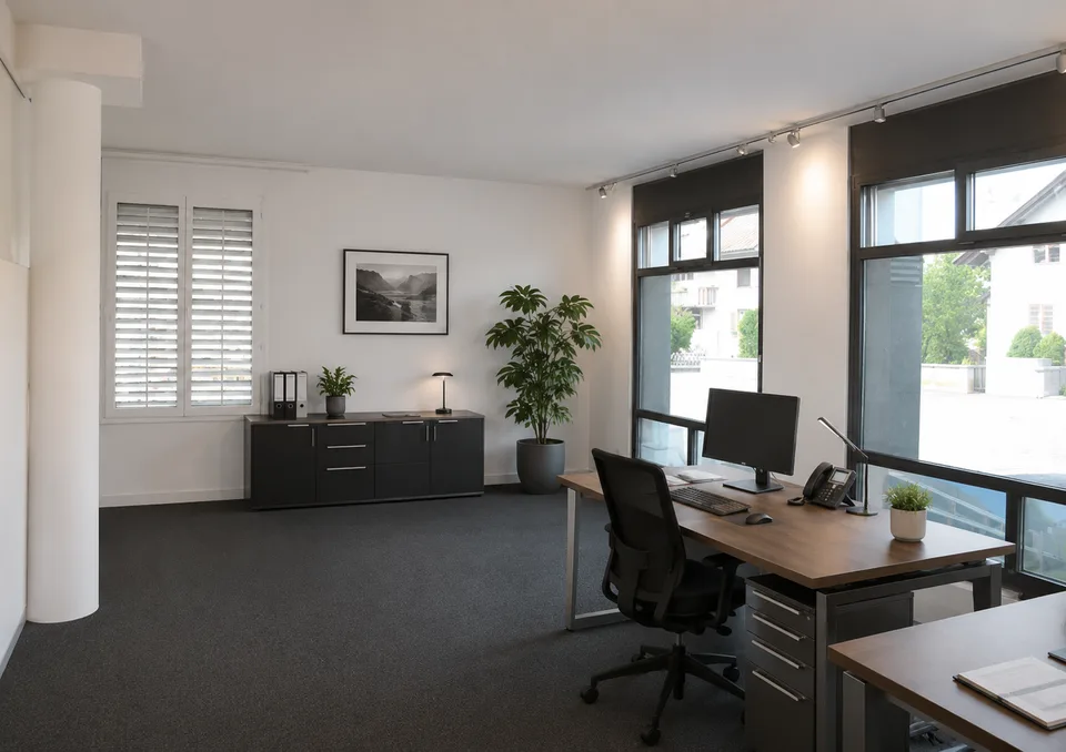 Büro-, Praxis- oder Ladenfläche mit Schaufenster und Lager