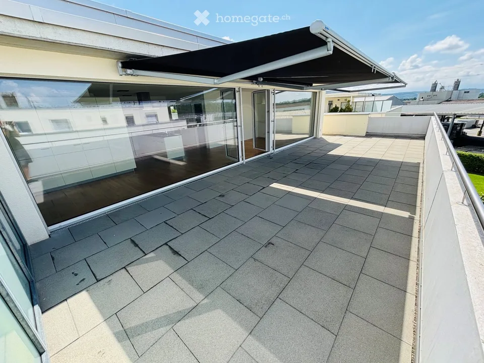 3.5-Zimmer-Attikawohnung  Terrasse 71m2,  ab 01.09.2026