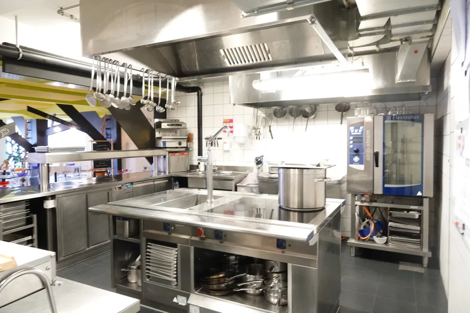 Bella opportunità da cogliere! Magnifico ristorante in Gruyère – foto 7 di 9