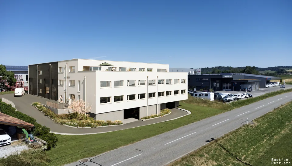Espace commercial neuf, au 1er étage, aménageable au gré du preneur