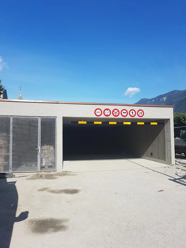 Zu vermieten! Überdachte Parkplätze, nur zwei Schritte vom Place Centrale in Martigny entfernt! – Foto 6 von 6