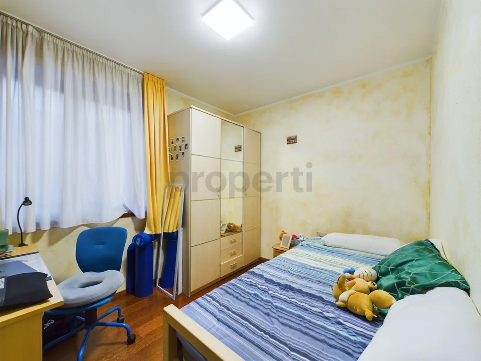 Grand et lumineux appartement rénové de 4,5 pièces à Caslano – photo 7 sur 24