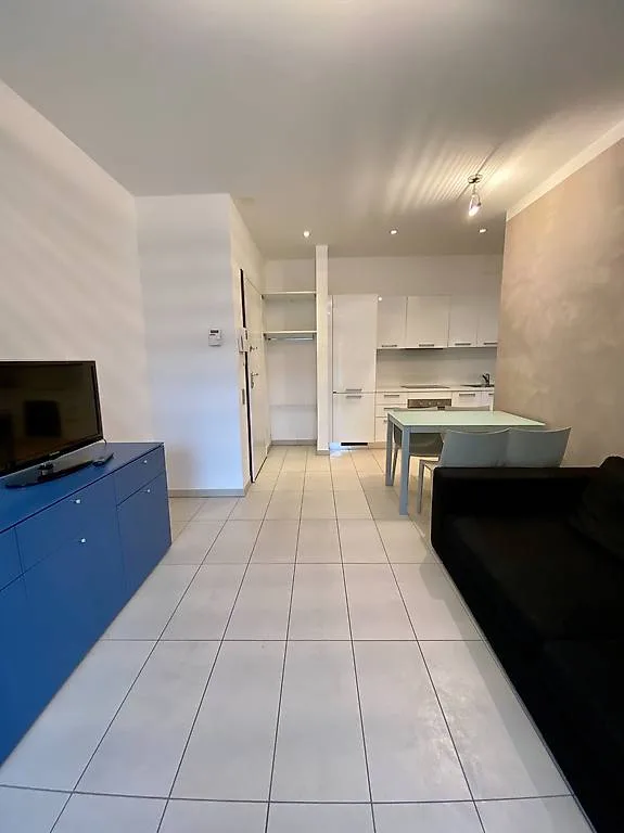 ZENTRALE 2-ZIMMER-WOHNUNG EINGERICHTET - MINDESTMIETDauer 3 MONATE
