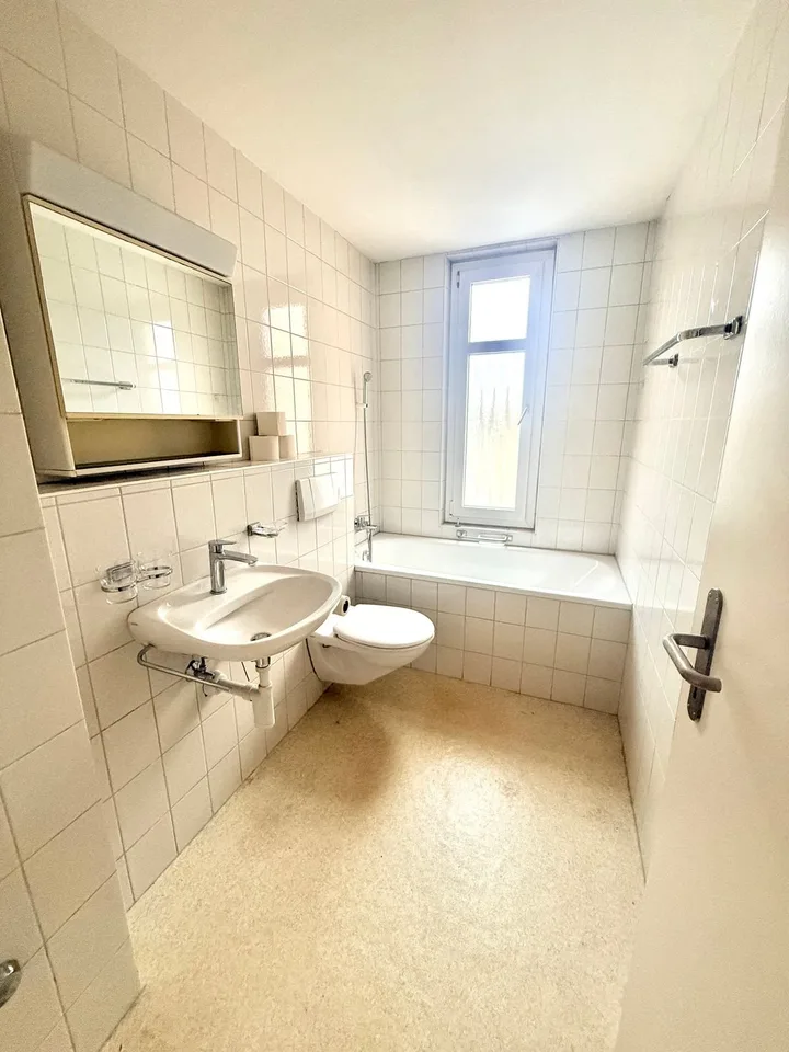 Wohnung mit 3.5 Zimmern und Balkon – Foto 9 von 11