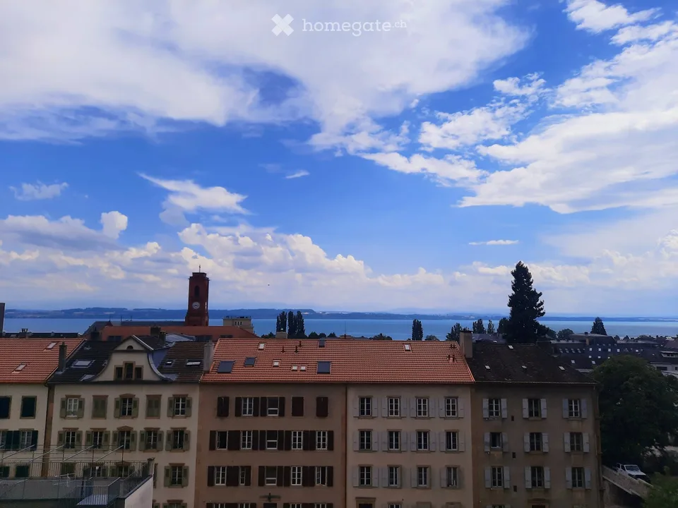 Magnifique 4.5 pièces à deux pas de la gare de Neuchâtel - entièrement rénové!