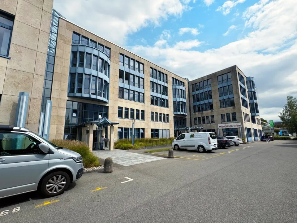 Ufficio 220 m2, 3° piano, Grundstrasse 12, Rotkreuz