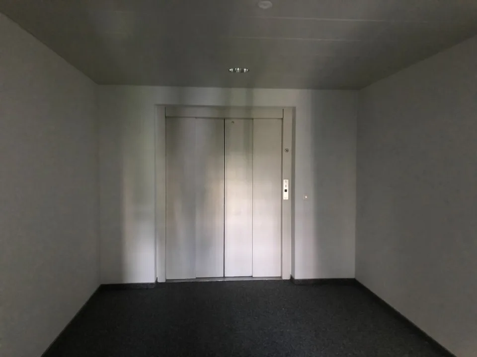 Ufficio 220 m2, 3° piano, Grundstrasse 12, Rotkreuz