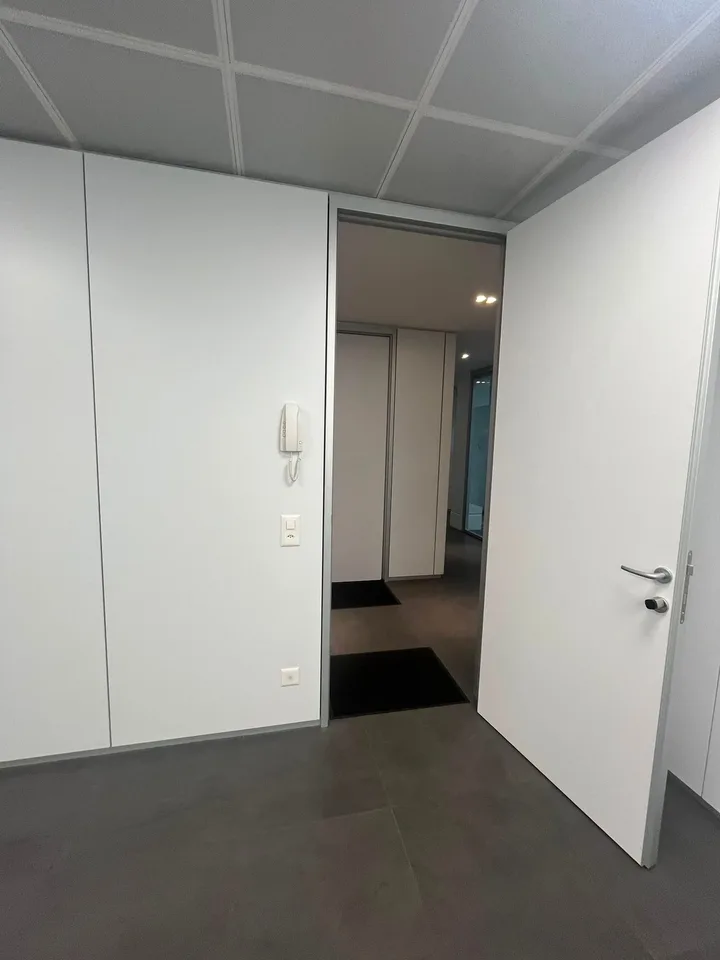 Ufficio moderno in affitto a Grono – Via Porta Piazzetta 2