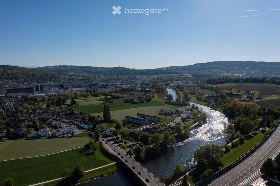 Helle 3.5-Zimmer-Wohnung mit Loggia und Cheminée im Dahlienpark in Unterengstringen