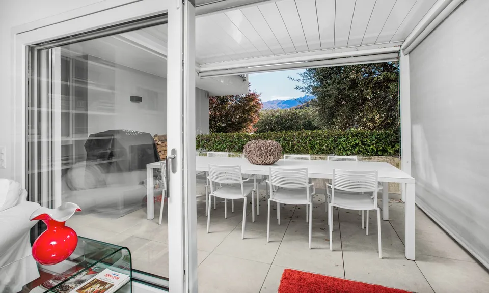 ELEGANTE E MODERNA VILLA ALTO STANDING 6.5 LOC. A TORRICELLA