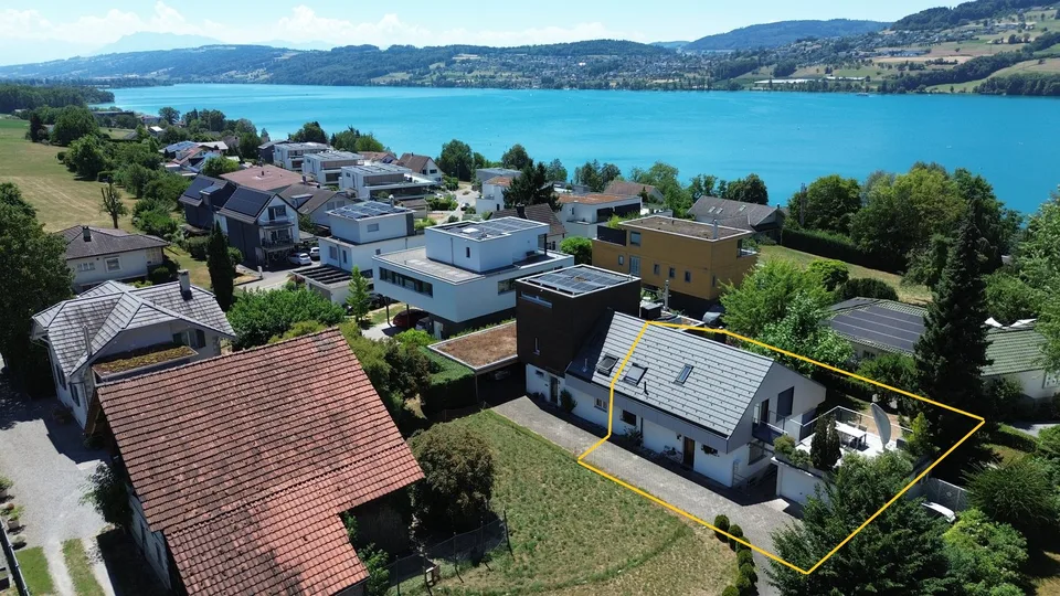 Einfamilienhaus (einseitig angebaut) an ruhiger Lage mit charmantem Garten.