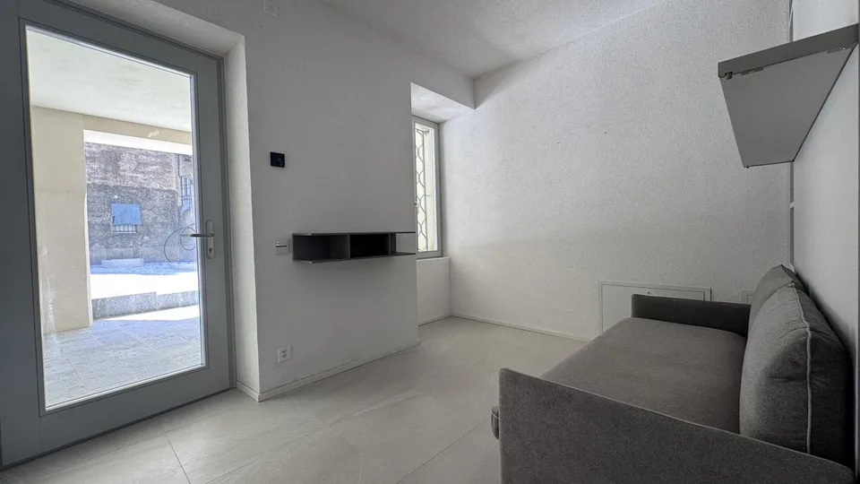 ELEGANTE APPARTAMENTO 2.5 LOCALI IN CENTRO A MENDRISIO