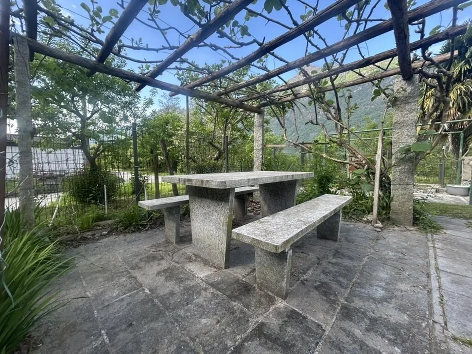 Geräumiges 6-Zimmer-Haus mit großem Garten in Cresciano