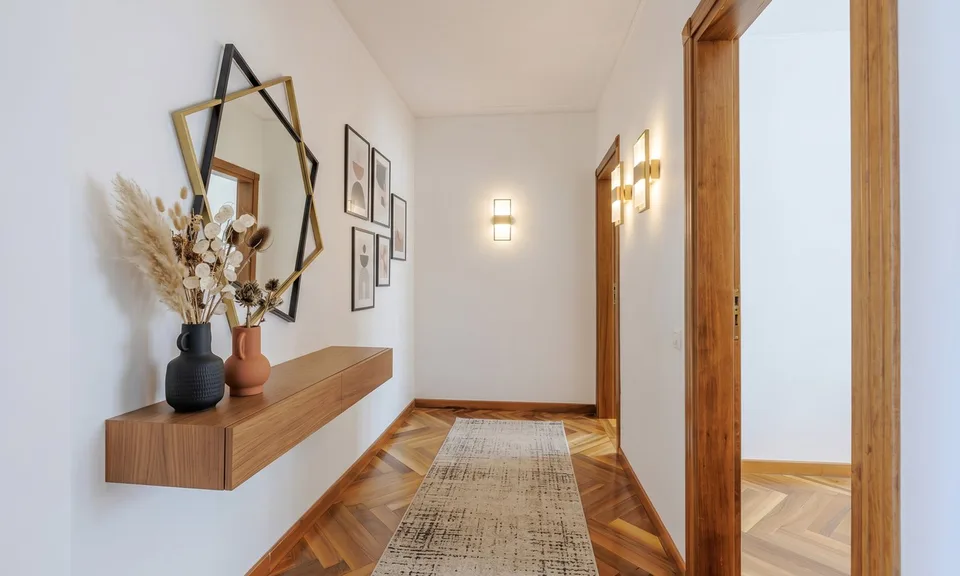 LARGE 4.5 ROOM APARTMENT WITH BALCONY AND SWIMMING POOL IN LUGANO CENTER