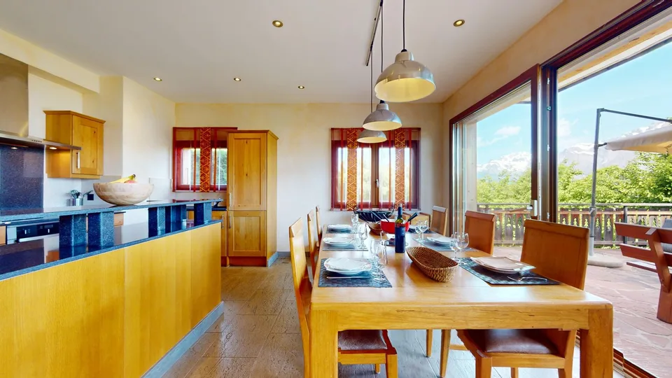 Atemberaubendes 5-Zimmer-Chalet mit Pool und Panoramablick auf die Berge in Nendaz
