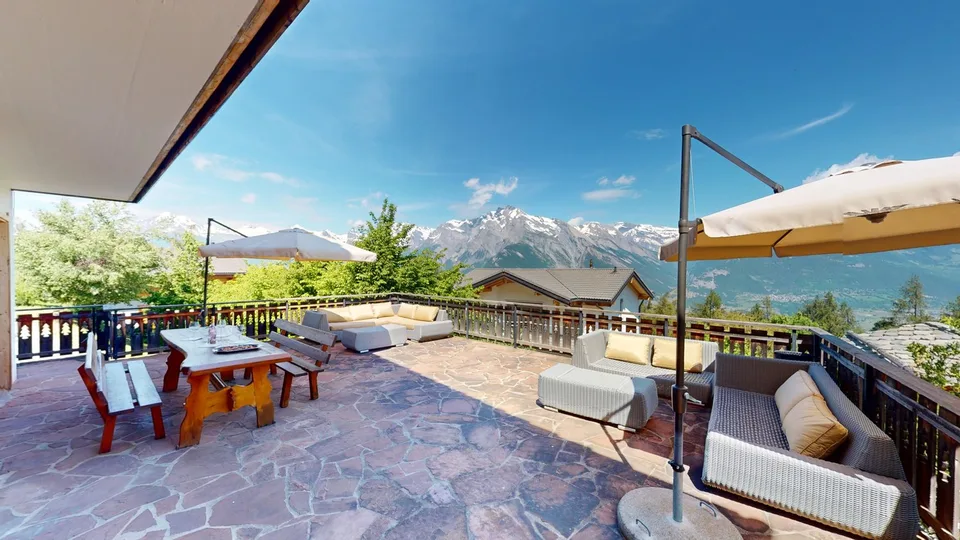 Atemberaubendes 5-Zimmer-Chalet mit Pool und Panoramablick auf die Berge in Nendaz