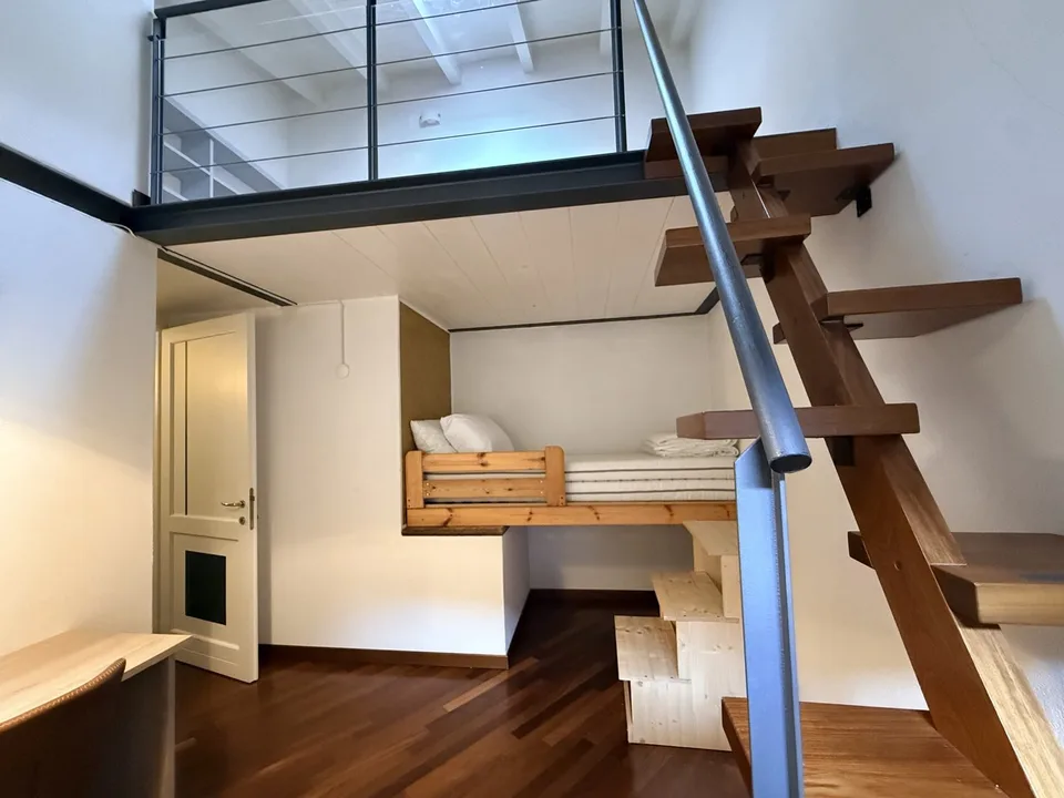 APPARTEMENT EXCLUSIF DE 4 PIÈCES DANS UN PALAIS HISTORIQUE À MORCOTE