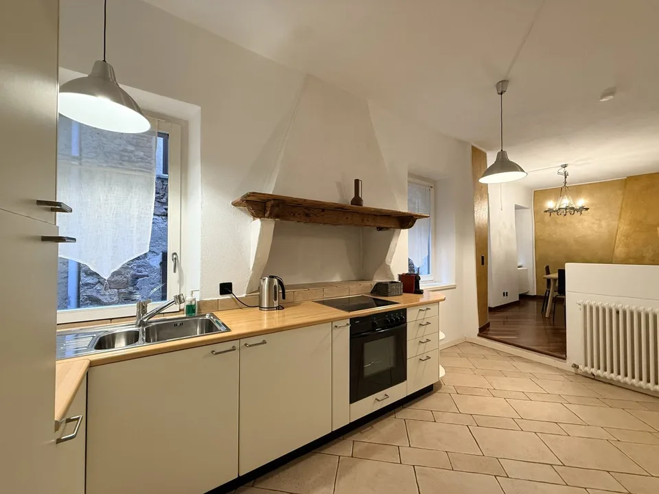 APPARTEMENT EXCLUSIF DE 4 PIÈCES DANS UN PALAIS HISTORIQUE À MORCOTE