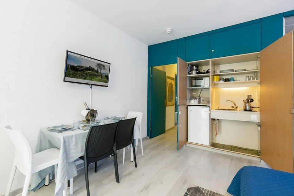 PRATICO BILOCALE IN RESIDENCE CON PISCINA A BISSONE