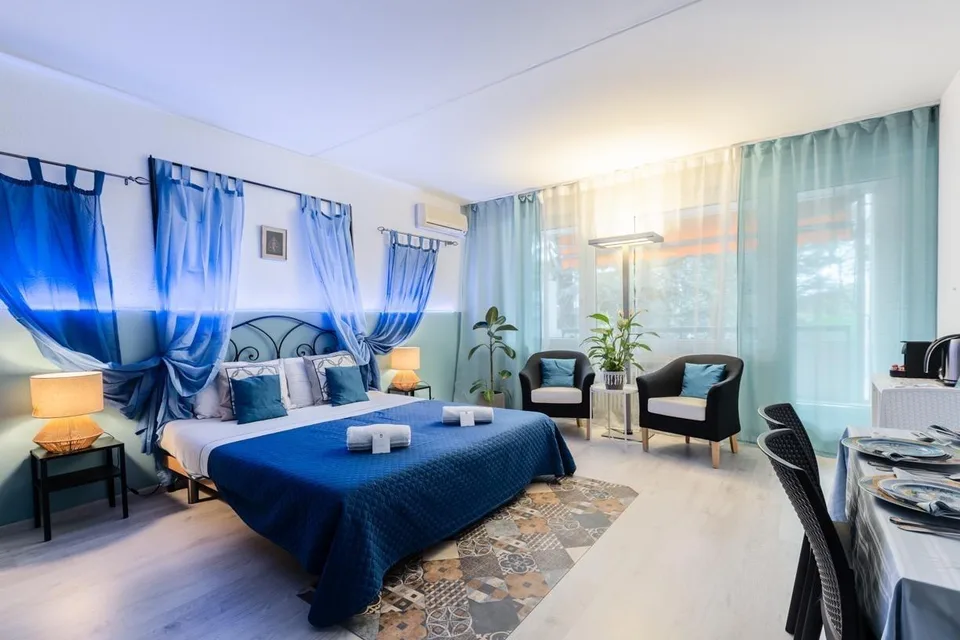 PRATICO BILOCALE IN RESIDENCE CON PISCINA A BISSONE