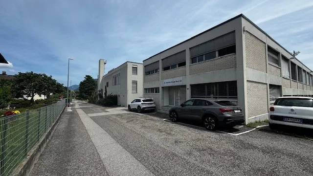 Sale of a large commercial/industrial warehouse