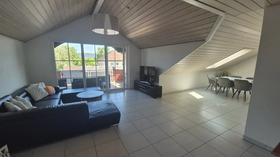 Erzingen- schöne 4-Zimmer Dachgeschosswohnung – Foto 7 von 12
