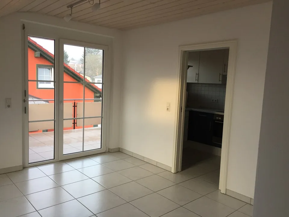 Erzingen- schöne 4-Zimmer Dachgeschosswohnung – Foto 9 von 12