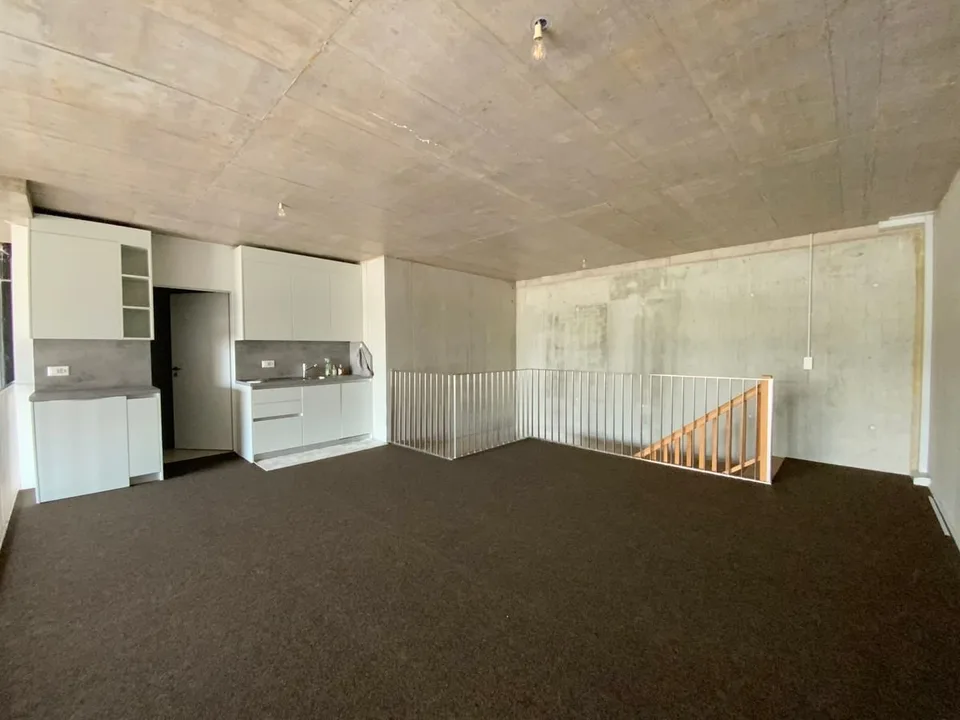 À louer - Halle artisanale / Atelier / Dépôt chauffé de 115 m² avec mezzanine