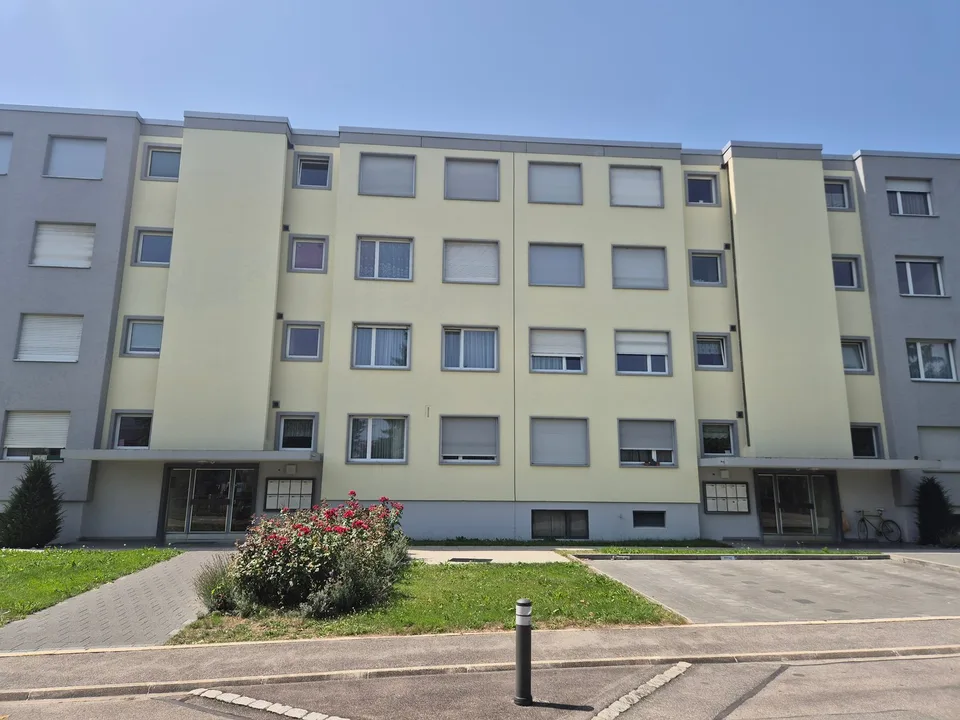 Aussenparkplatz in Heimberg zu vermieten
