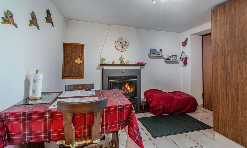 Willkommen in diesem charmanten 5.5-Zimmer-Haus mit Garten in Medeglia