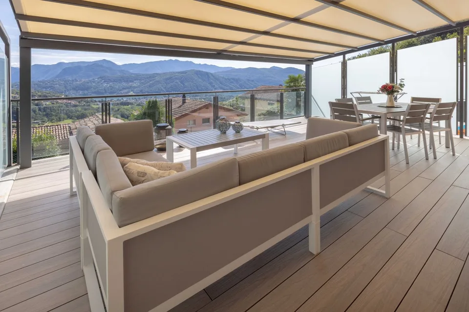 BELLISSIMA E MODERNA CASA 4.5 LOCALI CON VISTA LAGO A PURA