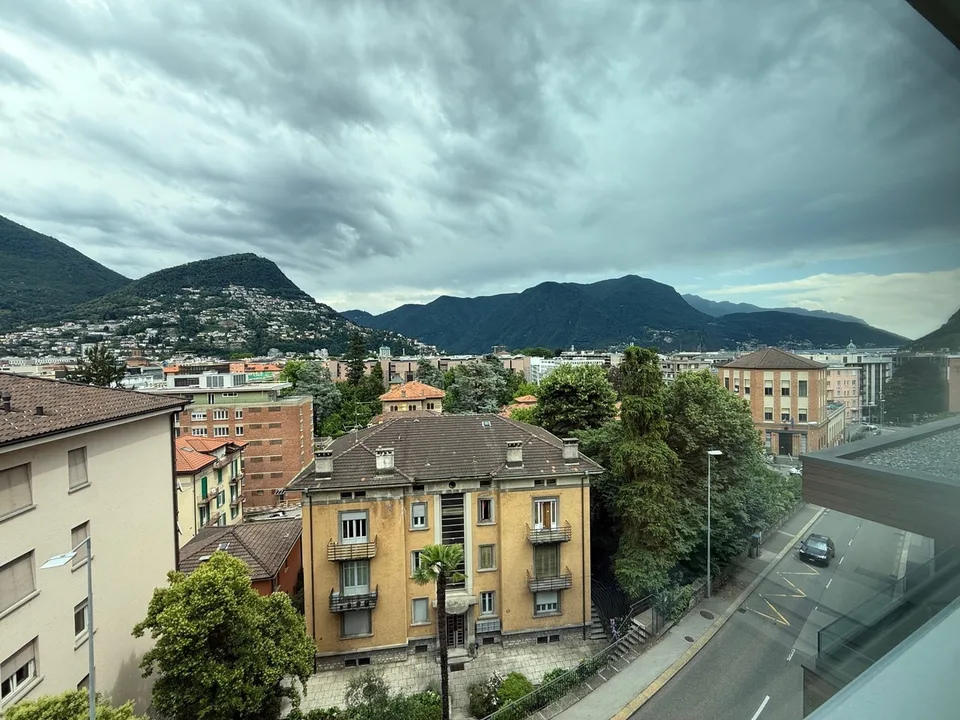 GRANDE E MODERNO 2.5 LOC. CENTRALISSIMO con ARIACONDIZIONATA