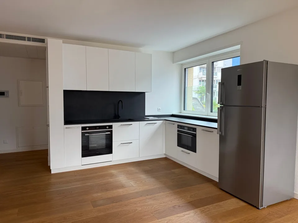 GRAND ET MODERNE 2.5 PIÈCES AU CENTRE avec CLIMATISATION
